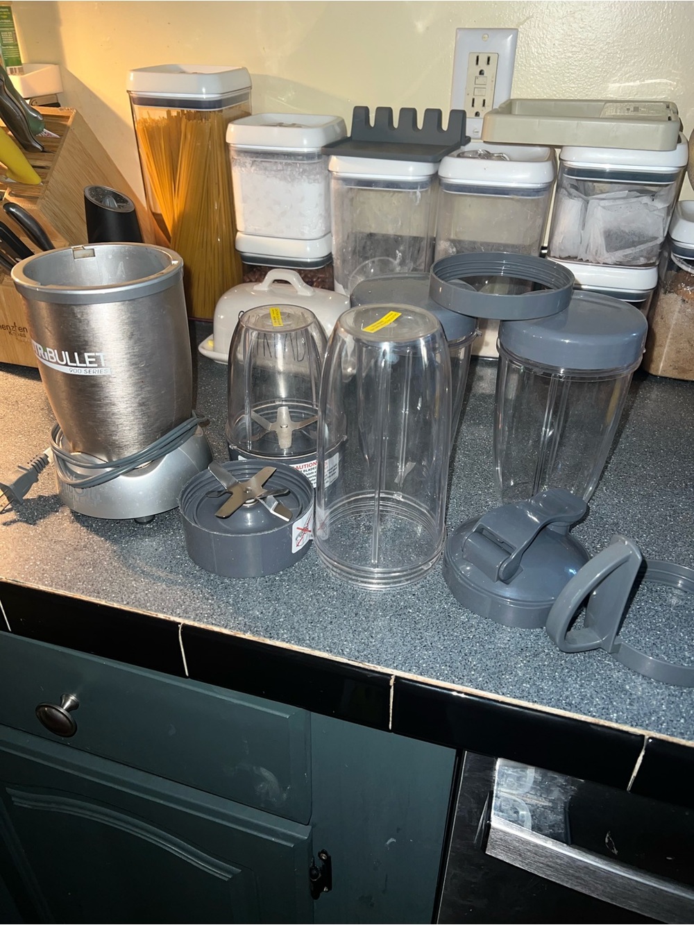 Nutribullet 900 Series with Cup and Accessory Set - Gray/Clear